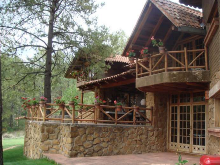 Exterior 3